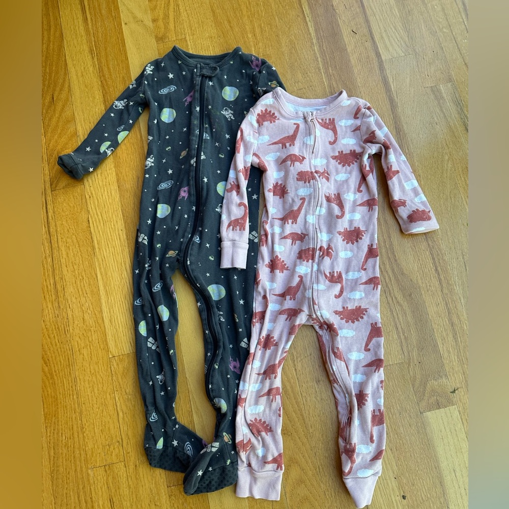 Old Navy Footie Zipper Pajamas Bundle Size 2T - Space and Dinosaurs
